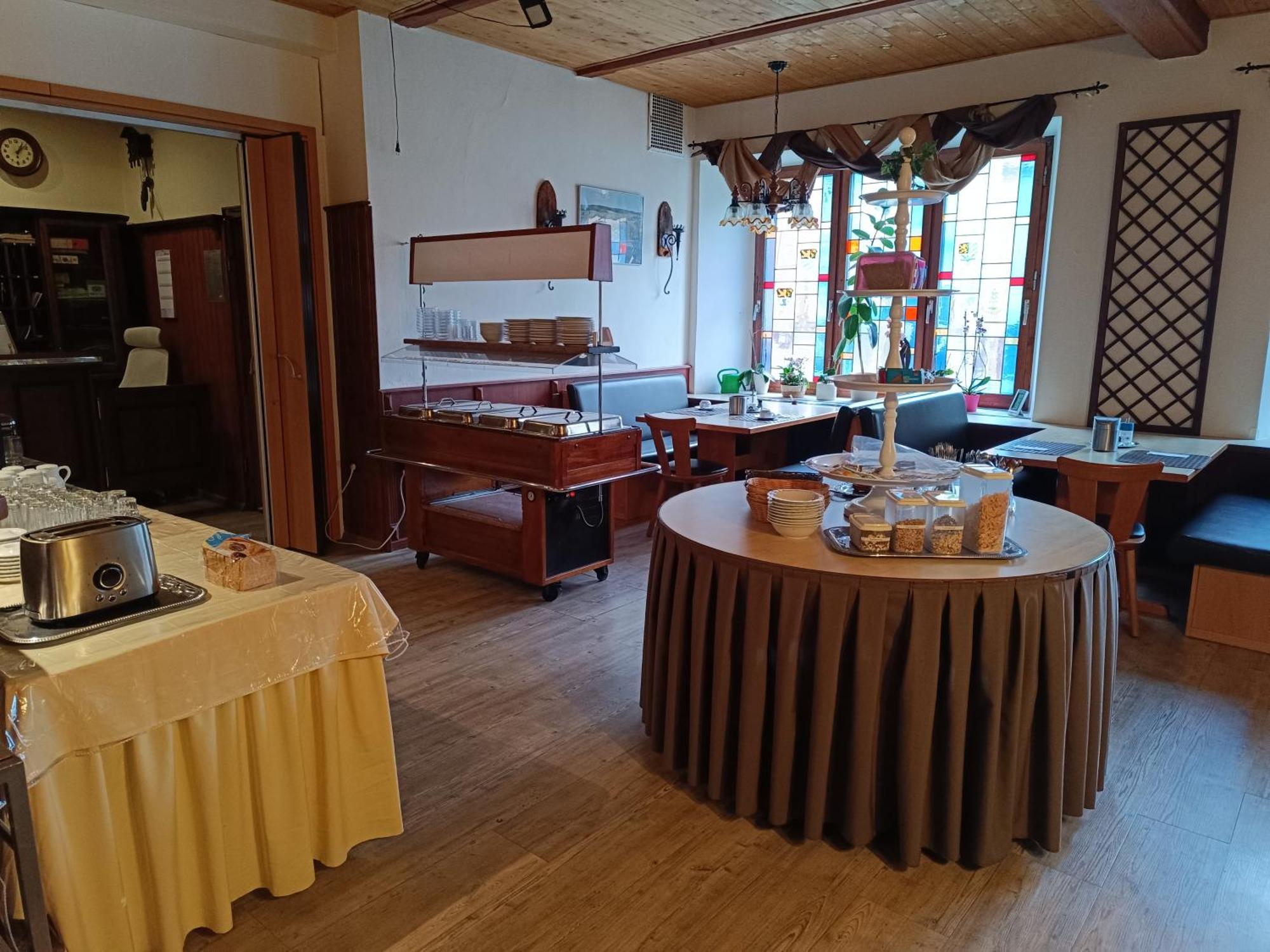 Hotel Pension Schwarzer Adler Наббург Экстерьер фото